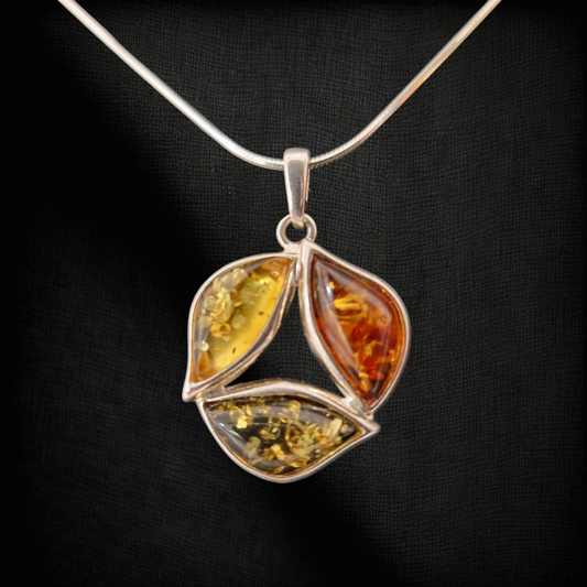 Amber leave pendant