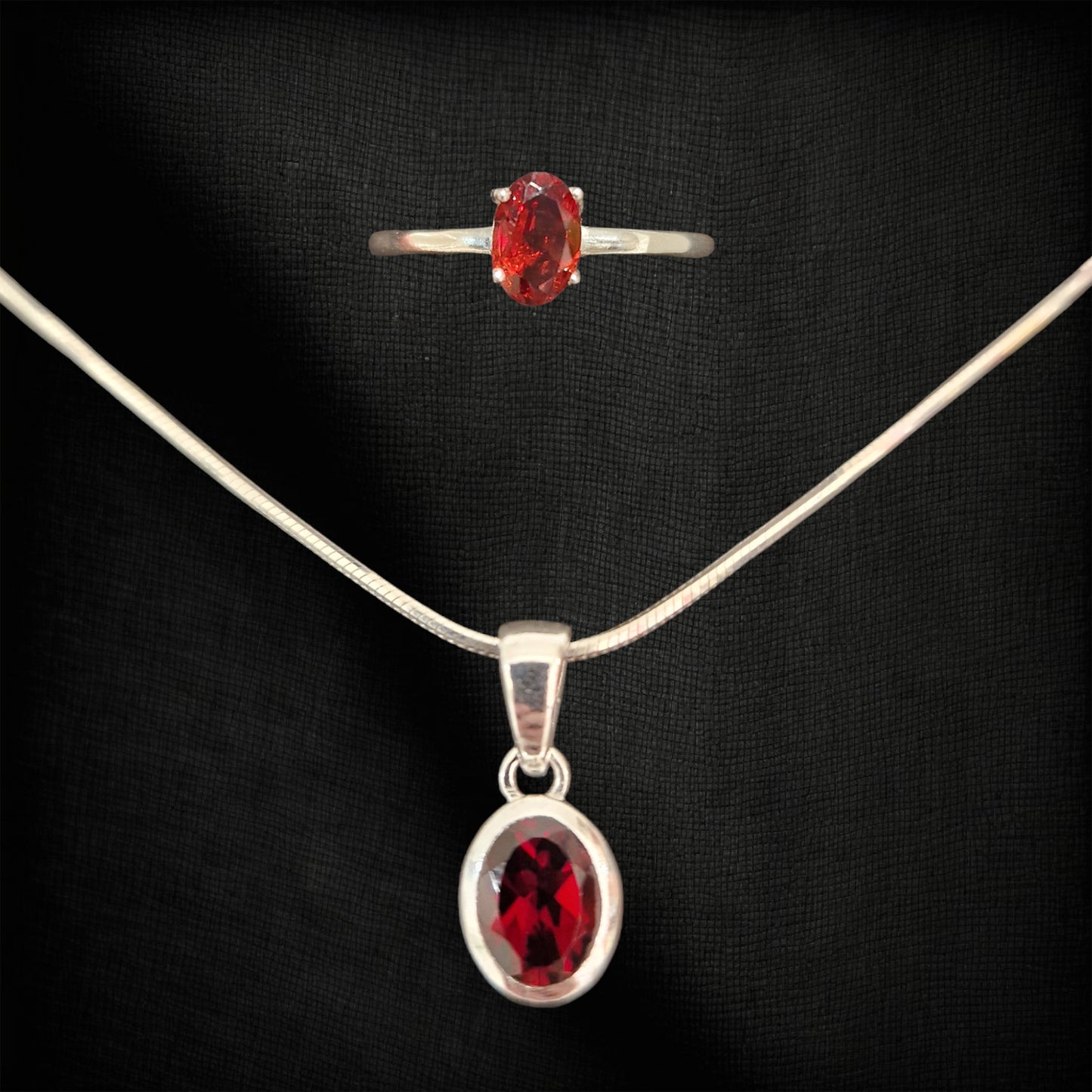 Charming Jewellery set Garnet