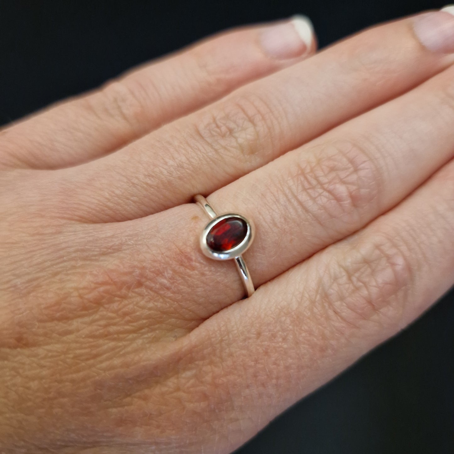 Ring Radient Charm Garnet